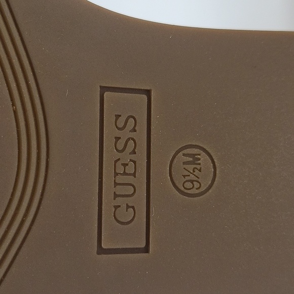 704- Guess Catia Platforms Sandals Size 9.5 M White Color NWT - Picture 11 of 14